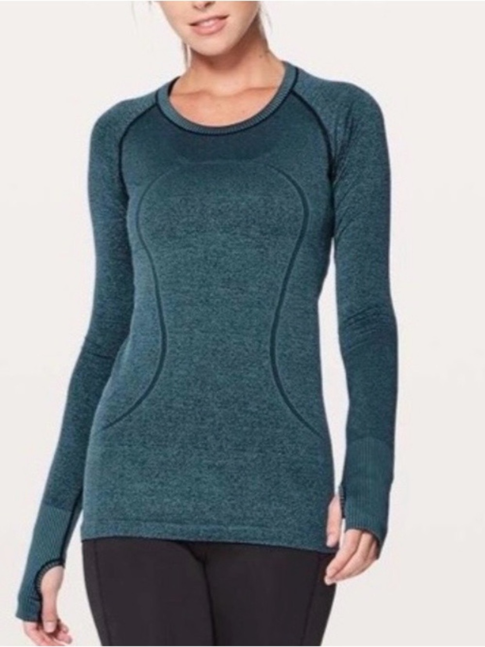 Lululemon Women’s Top Swiftly Tech Long Sleeve Crew in Black /Desert Teal size 6